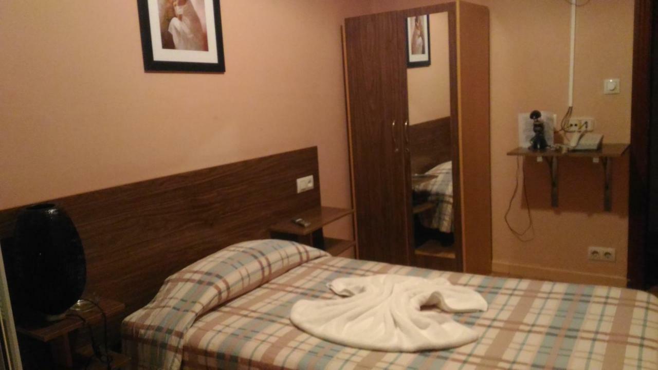 Hostal Goias Hotel Oviedo Kültér fotó